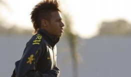 男星爆料内马尔视频播放,男星爆料引发热议